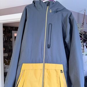 Volcom Snowboarding/skiing jacket